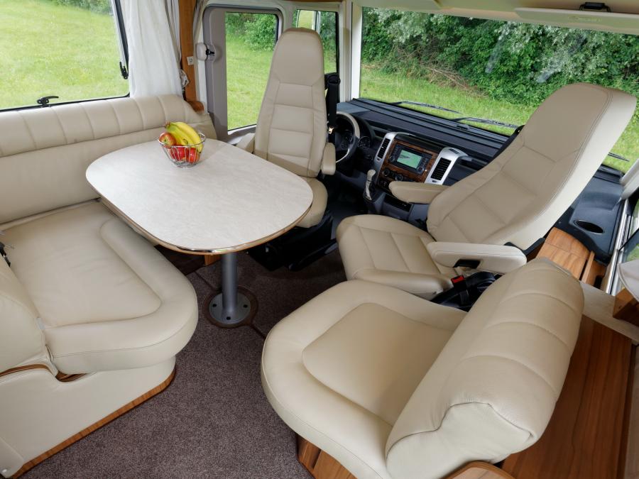 Интерьер Hymermobil B 680 StarLine 2016 года  (фото 4 из 13)